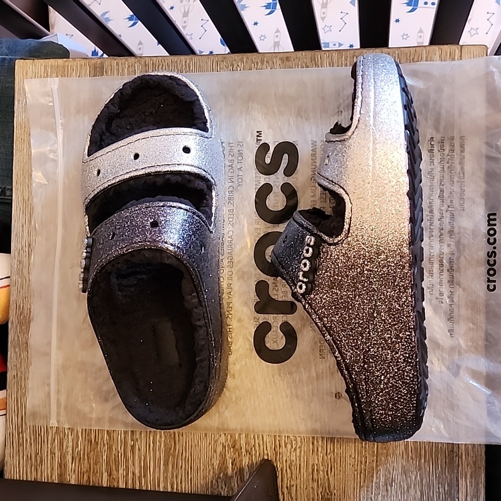 Classic Crocs Cozzzy Glitter Sandal NWOT